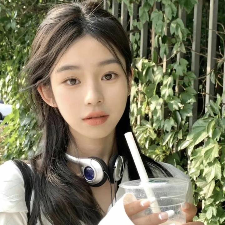 推动摇篮的手